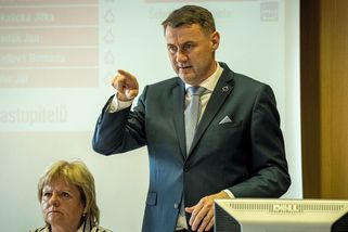 Půta už není stíhaný za neoznámení nabídky úplatku. Státní zastupitelství smetlo kauzu ze stolu - Novinky